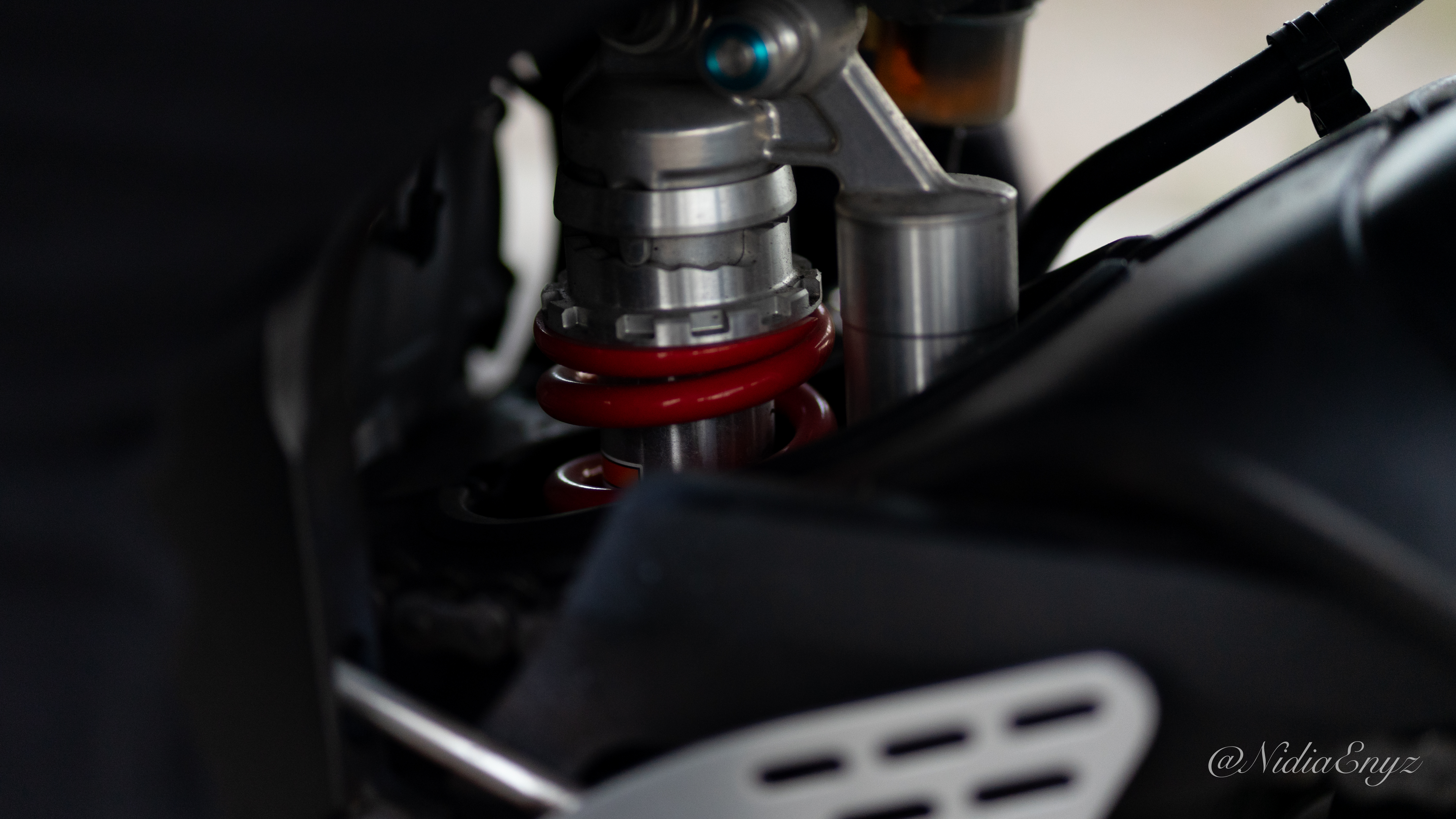 Yamaha R6 Bike Suspension